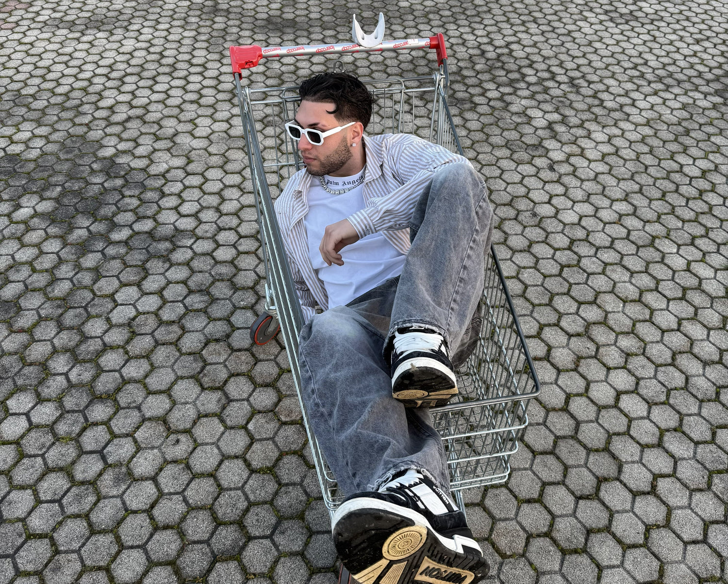 🏷️ VEDI TUTTO UOMO